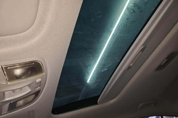 Used Hyundai Elantra (6th Generation / Lingdong) 2016 1.6L Automatic ZhiXuan – Elite Version Headliner