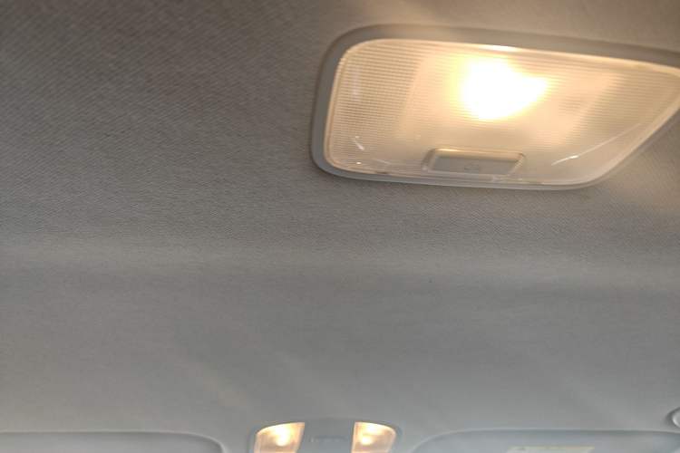 Used Hyundai Elantra (6th Generation / Lingdong) 2016 1.6L Manual ZhiXuan·Youth Edition Headliner