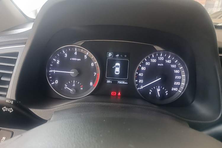 Used Hyundai Elantra (6th Generation / Lingdong) 2016 1.6L Automatic ZhiXuan – Elite Version Instrument Cluster