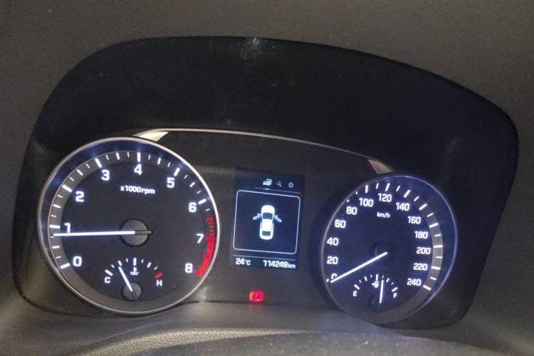 Used Hyundai Elantra (6th Generation / Lingdong) 2016 1.6L Manual ZhiXuan · Dynamic Model Instrument Cluster
