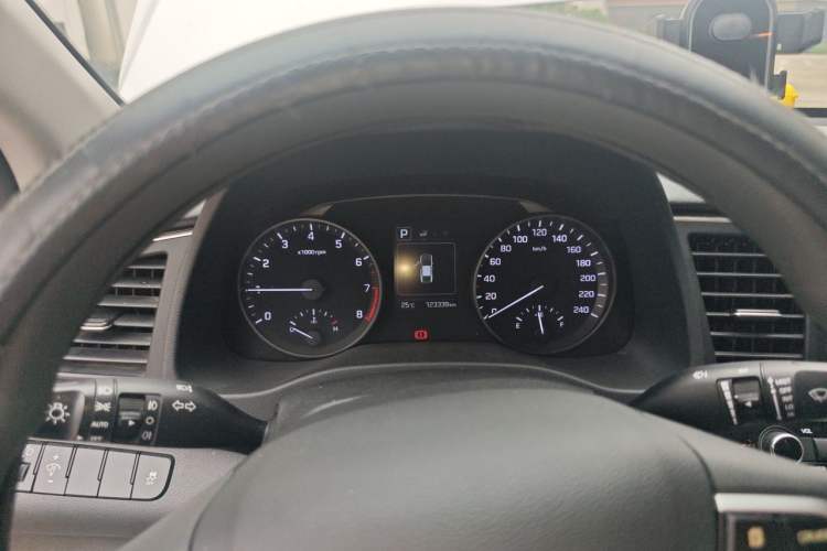 Used Hyundai Elantra (6th Generation / Lingdong) 2016 1.6L Automatic ZhiXuan – Elite Version Instrument Cluster