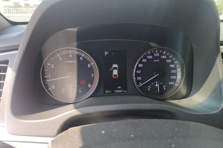 Used Hyundai Elantra (6th Generation / Lingdong) 2016 1.6L Automatic ZhiXuan · Flagship Edition Instrument Cluster