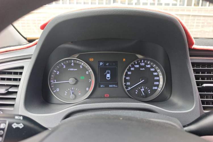 Used Hyundai Elantra (6th Generation / Lingdong) 2016 1.6L Automatic ZhiXuan – Elite Version Instrument Cluster