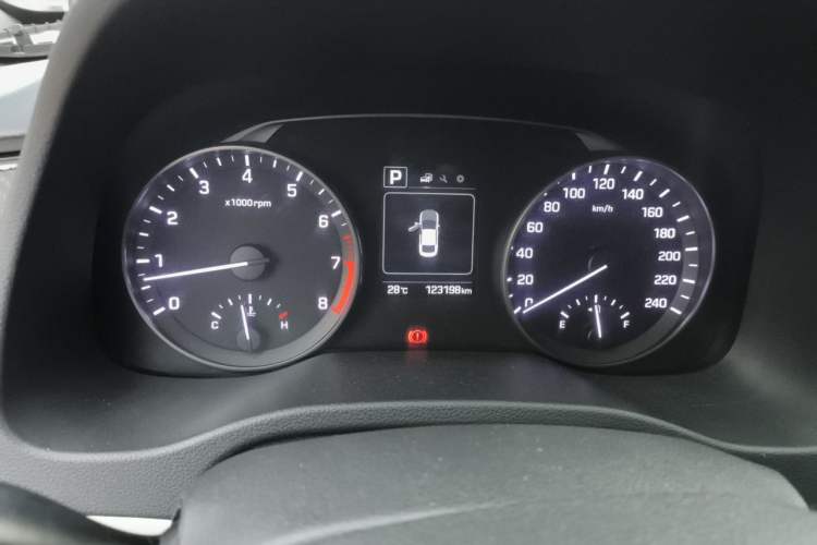 Used Hyundai Elantra (6th Generation / Lingdong) 2016 1.6L Automatic ZhiXuan – Elite Version Instrument Cluster