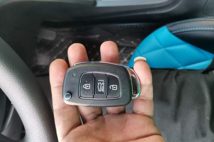 Used Hyundai Elantra (6th Generation / Lingdong) 2016 1.6L Manual ZhiXuan·Youth Edition Interior 1