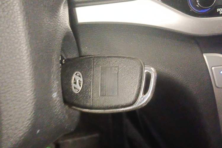 Used Hyundai Elantra (6th Generation / Lingdong) 2016 1.6L Automatic ZhiXuan – Elite Version Interior 1