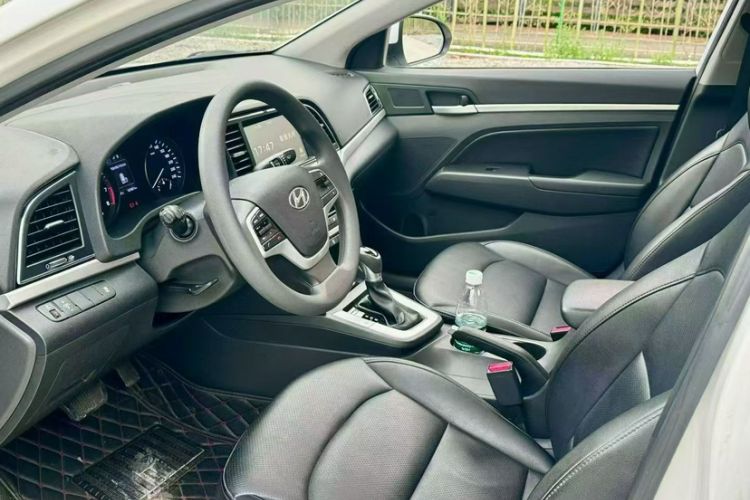 Used Hyundai Elantra (6th Generation / Lingdong) 2016 1.6L Automatic ZhiXuan – Elite Version Interior 1