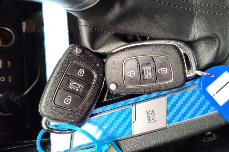 Used Hyundai Elantra (6th Generation / Lingdong) 2016 1.6L Automatic ZhiXuan – Elite Version Interior 1