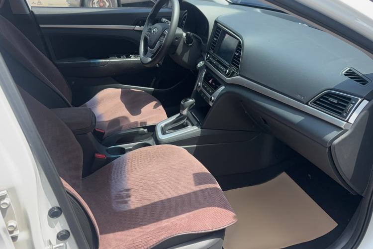 Used Hyundai Elantra (6th Generation / Lingdong) 2016 1.6L Automatic ZhiXuan – Elite Version Interior 1