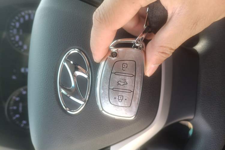 Used Hyundai Elantra (6th Generation / Lingdong) 2016 1.6L Automatic ZhiXuan – Elite Version Interior 1