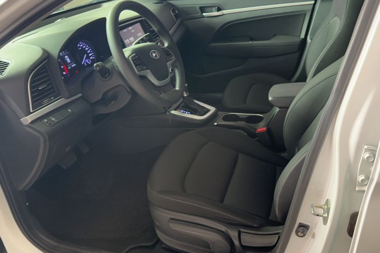 Used Hyundai Elantra (6th Generation / Lingdong) 2016 1.6L Automatic ZhiXuan – Elite Version Interior 1
