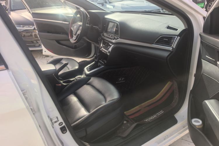 Used Hyundai Elantra (6th Generation / Lingdong) 2016 1.6L Automatic ZhiXuan – Elite Version Interior 1