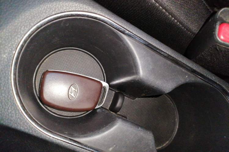 Used Hyundai Elantra (6th Generation / Lingdong) 2016 1.6L Automatic ZhiXuan – Elite Version Interior 1