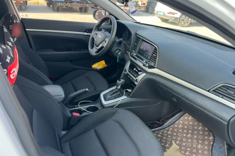 Used Hyundai Elantra (6th Generation / Lingdong) 2016 1.6L Automatic ZhiXuan – Elite Version Interior 1