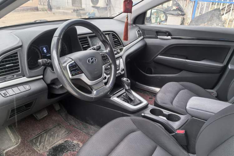 Used Hyundai Elantra (6th Generation / Lingdong) 2016 1.6L Automatic ZhiXuan – Elite Version Interior 1