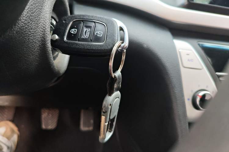 Used Hyundai Elantra (6th Generation / Lingdong) 2016 1.6L Manual ZhiXuan · Dynamic Model Interior 1