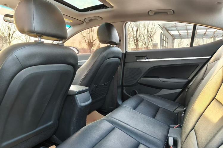 Used Hyundai Elantra (6th Generation / Lingdong) 2016 1.6L Automatic ZhiXuan – Elite Version Interior 1