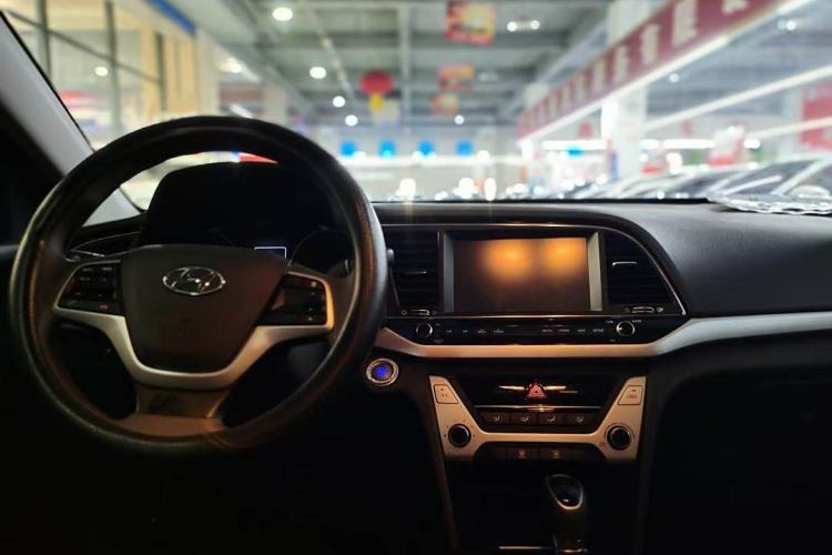 Used Hyundai Elantra (6th Generation / Lingdong) 2016 1.6L Automatic ZhiXuan – Elite Version Interior 1
