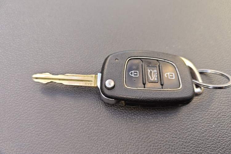 Used Hyundai Elantra (6th Generation / Lingdong) 2016 1.6L Automatic ZhiXuan – Elite Version Interior 1