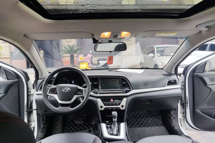 Used Hyundai Elantra (6th Generation / Lingdong) 2016 1.6L Automatic ZhiXuan – Elite Version Interior 10