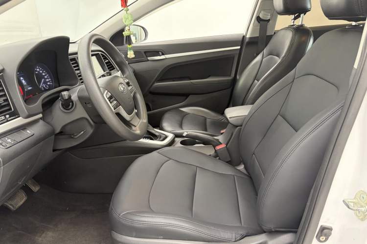 Used Hyundai Elantra (6th Generation / Lingdong) 2016 1.6L Automatic ZhiXuan – Elite Version Interior 2