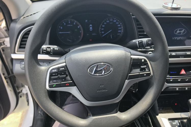 Used Hyundai Elantra (6th Generation / Lingdong) 2016 1.6L Automatic ZhiXuan – Elite Version Interior 2