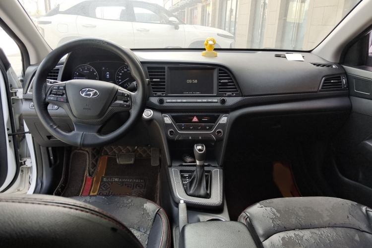 Used Hyundai Elantra (6th Generation / Lingdong) 2016 1.6L Automatic ZhiXuan – Elite Version Interior 2