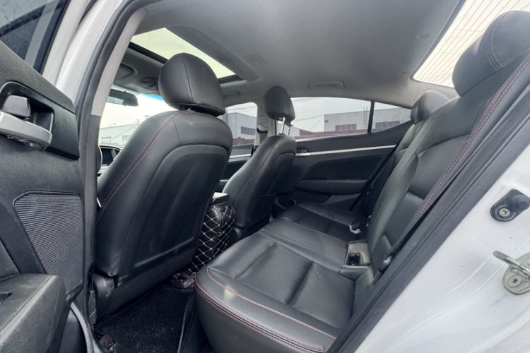 Used Hyundai Elantra (6th Generation / Lingdong) 2016 1.6L Automatic ZhiXuan – Elite Version Interior 2