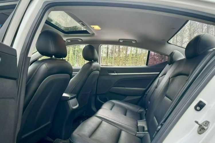 Used Hyundai Elantra (6th Generation / Lingdong) 2016 1.6L Automatic ZhiXuan – Elite Version Interior 2