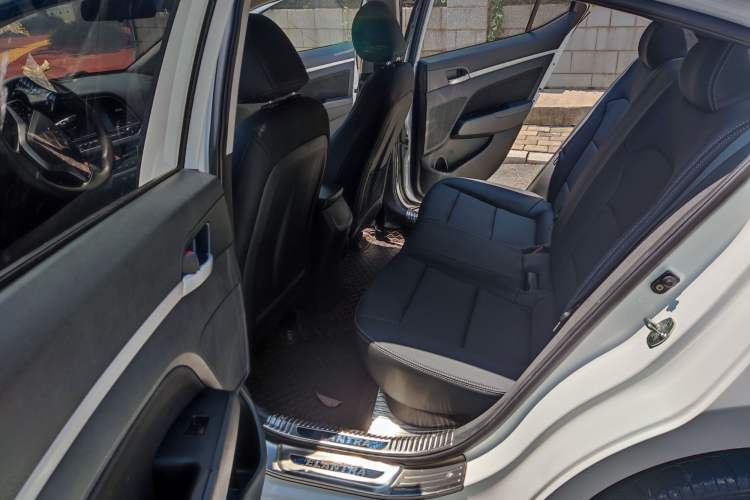 Used Hyundai Elantra (6th Generation / Lingdong) 2016 1.6L Automatic ZhiXuan – Elite Version Interior 2