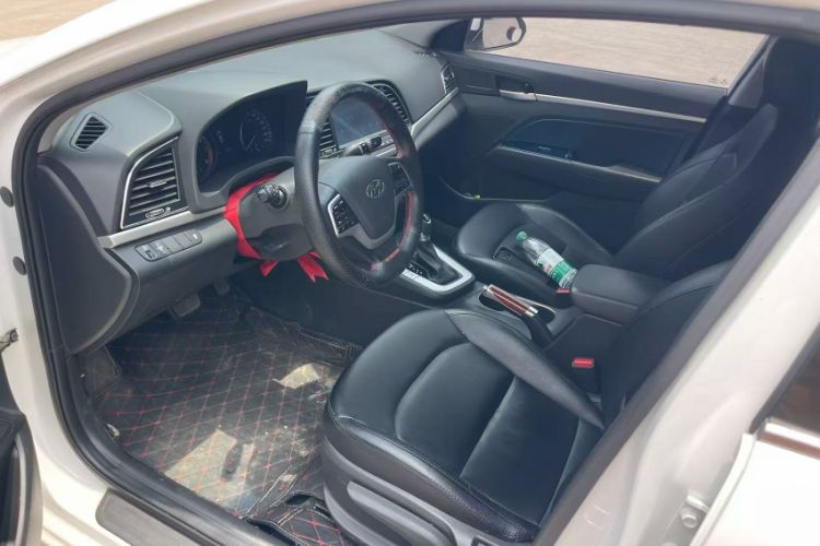 Used Hyundai Elantra (6th Generation / Lingdong) 2016 1.6L Automatic ZhiXuan – Elite Version Interior 2