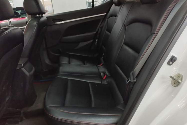 Used Hyundai Elantra (6th Generation / Lingdong) 2016 1.6L Automatic ZhiXuan – Elite Version Interior 2