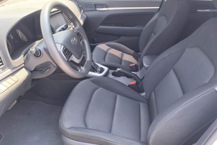 Used Hyundai Elantra (6th Generation / Lingdong) 2016 1.6L Automatic ZhiXuan – Elite Version Interior 2