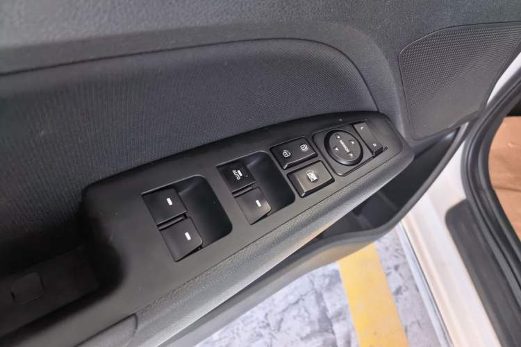 Used Hyundai Elantra (6th Generation / Lingdong) 2016 1.6L Automatic ZhiXuan – Elite Version Interior 2