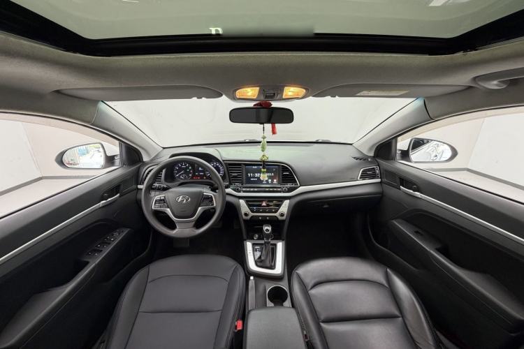 Used Hyundai Elantra (6th Generation / Lingdong) 2016 1.6L Automatic ZhiXuan – Elite Version Interior 3