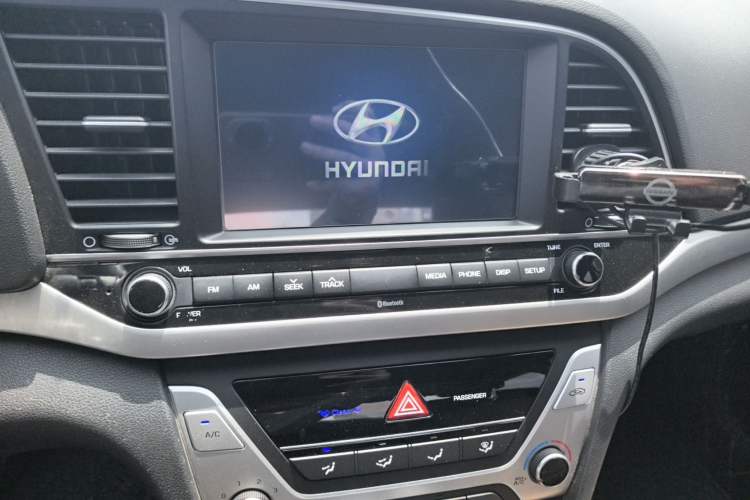 Used Hyundai Elantra (6th Generation / Lingdong) 2016 1.6L Automatic ZhiXuan – Elite Version Interior 3