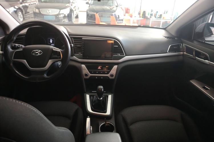 Used Hyundai Elantra (6th Generation / Lingdong) 2016 1.6L Manual ZhiXuan·Youth Edition Interior 3