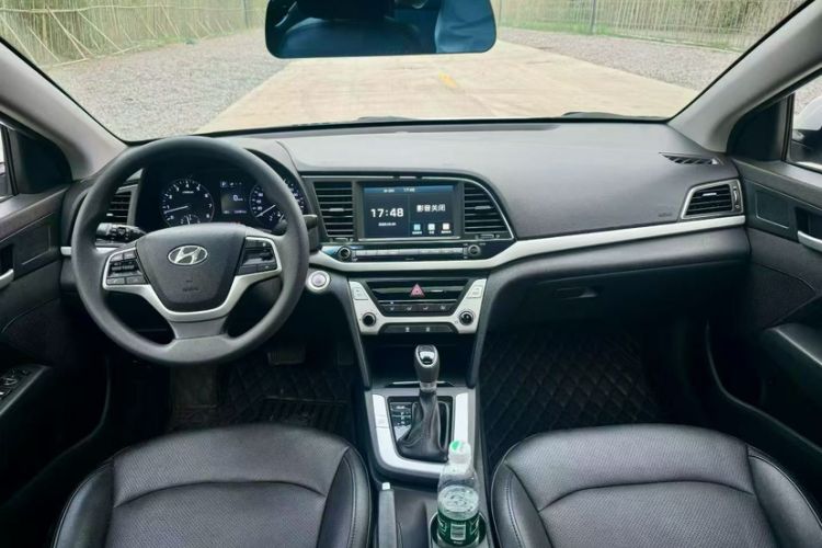 Used Hyundai Elantra (6th Generation / Lingdong) 2016 1.6L Automatic ZhiXuan – Elite Version Interior 3