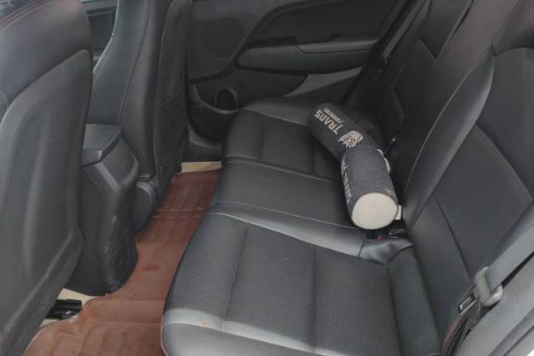 Used Hyundai Elantra (6th Generation / Lingdong) 2016 1.6L Automatic ZhiXuan – Elite Version Interior 3