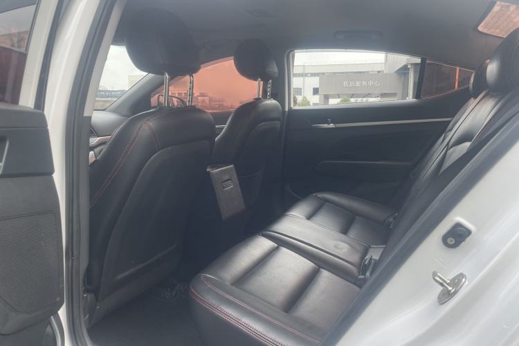 Used Hyundai Elantra (6th Generation / Lingdong) 2016 1.6L Automatic ZhiXuan – Elite Version Interior 3