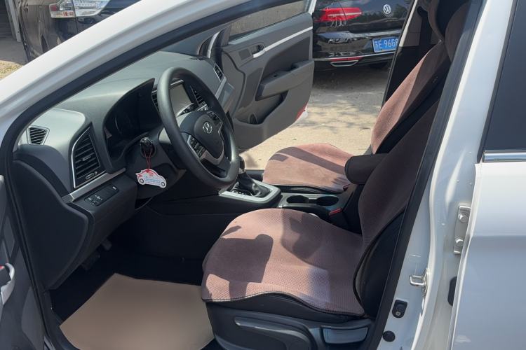 Used Hyundai Elantra (6th Generation / Lingdong) 2016 1.6L Automatic ZhiXuan – Elite Version Interior 3