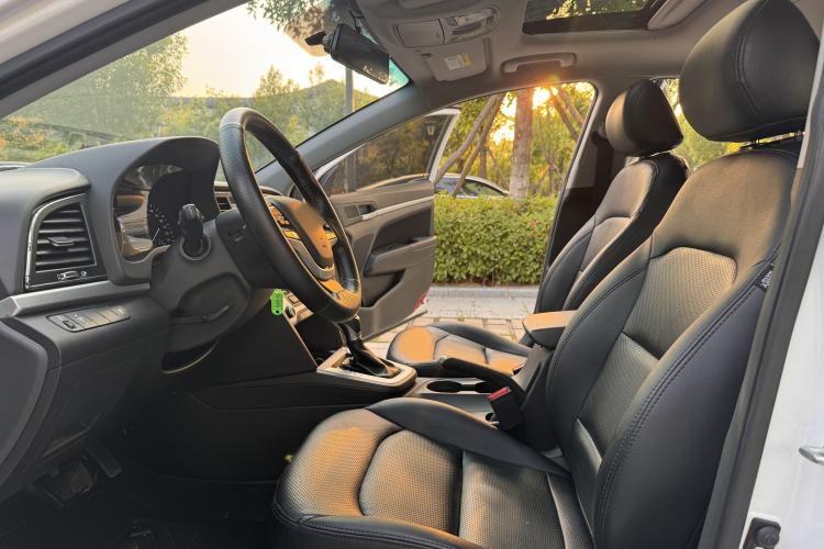 Used Hyundai Elantra (6th Generation / Lingdong) 2016 1.6L Automatic ZhiXuan – Elite Version Interior 3