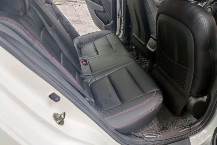 Used Hyundai Elantra (6th Generation / Lingdong) 2016 1.6L Automatic ZhiXuan – Elite Version Interior 3