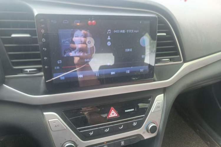 Used Hyundai Elantra (6th Generation / Lingdong) 2016 1.6L Manual ZhiXuan·Youth Edition Interior 3