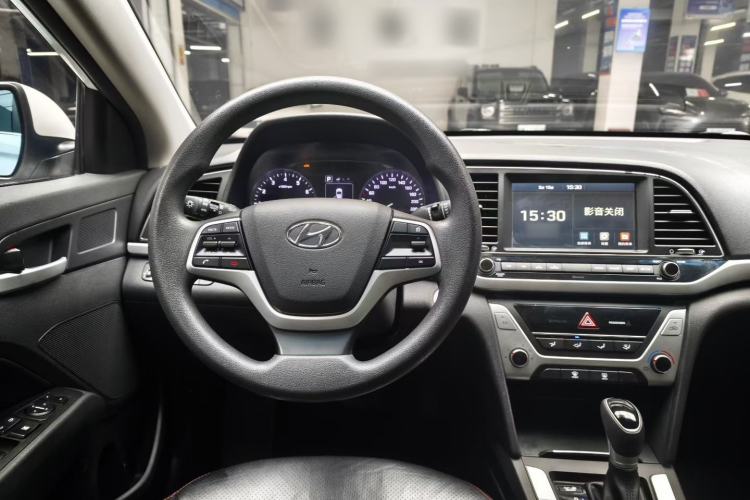 Used Hyundai Elantra (6th Generation / Lingdong) 2016 1.6L Automatic ZhiXuan – Elite Version Interior 3