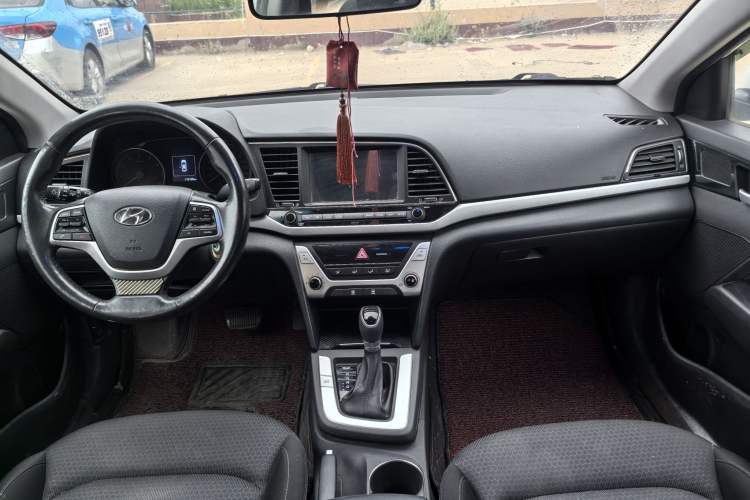 Used Hyundai Elantra (6th Generation / Lingdong) 2016 1.6L Automatic ZhiXuan – Elite Version Interior 3