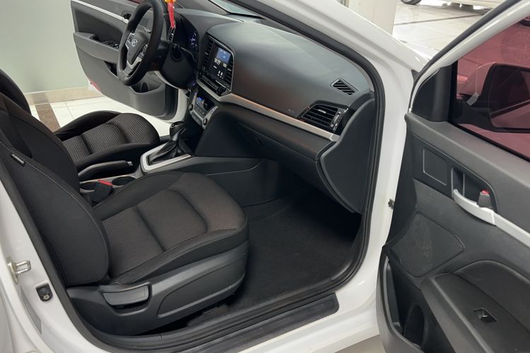 Used Hyundai Elantra (6th Generation / Lingdong) 2016 1.6L Automatic ZhiXuan – Elite Version Interior 3