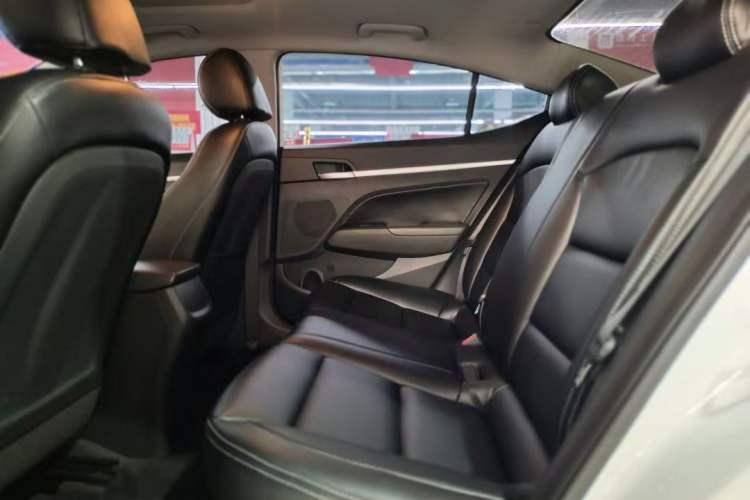 Used Hyundai Elantra (6th Generation / Lingdong) 2016 1.6L Automatic ZhiXuan – Elite Version Interior 3
