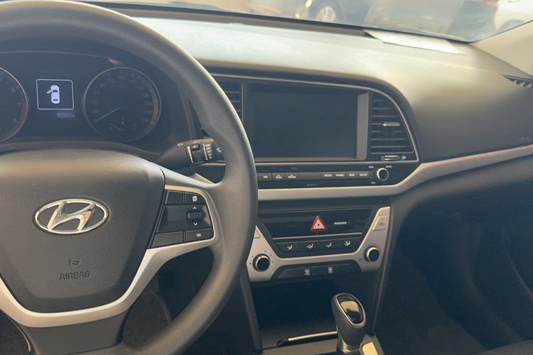 Used Hyundai Elantra (6th Generation / Lingdong) 2016 1.6L Automatic ZhiXuan – Elite Version Interior 3