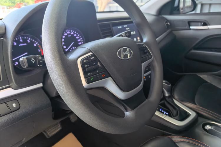 Used Hyundai Elantra (6th Generation / Lingdong) 2016 1.6L Automatic ZhiXuan – Elite Version Interior 3